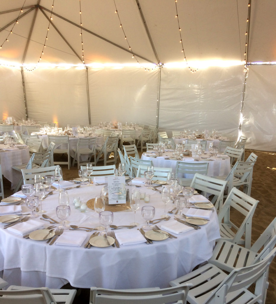 The dining area, directly on the sand.