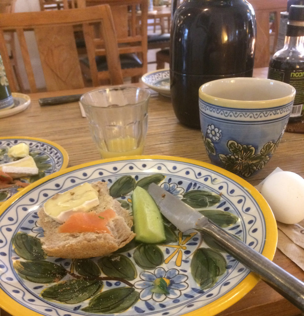 I liked the tableware they at the hotel's restaurant.