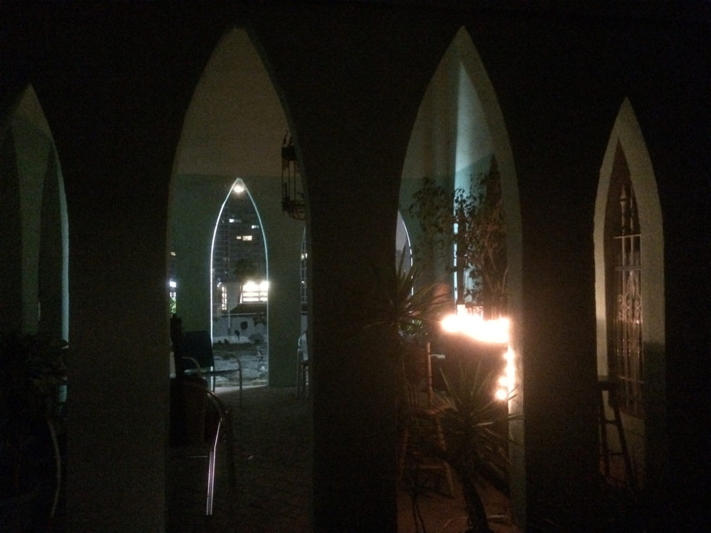 The roof top had a "room" with a bar.